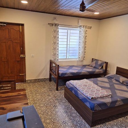 Sunny Smiles Homestay มังคาลอร์ ภายนอก รูปภาพ