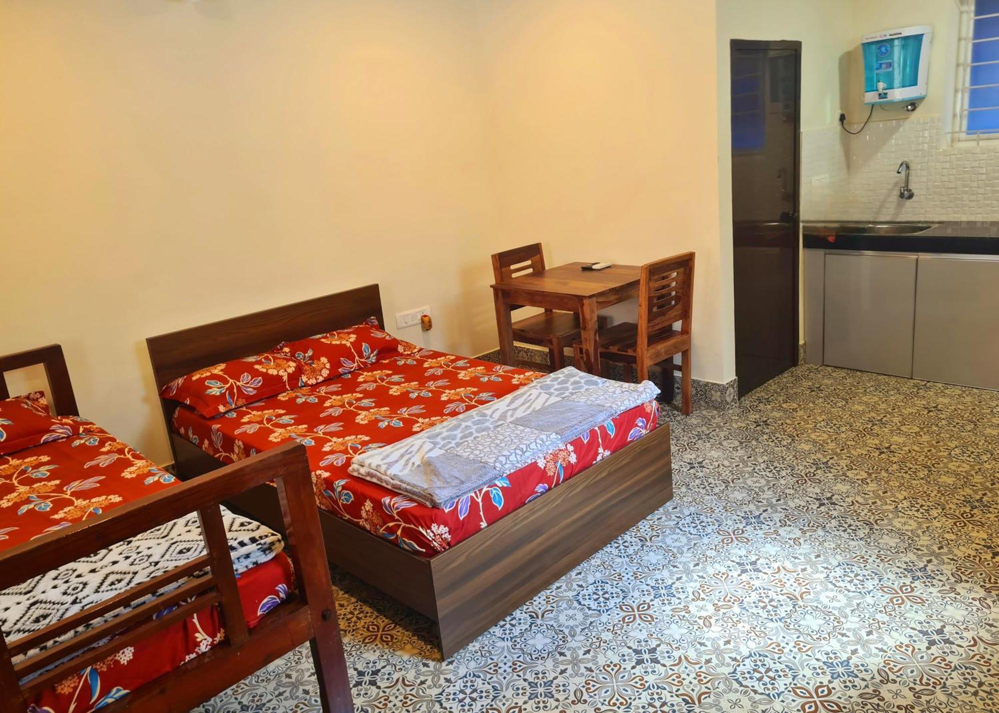 Sunny Smiles Homestay มังคาลอร์ ภายนอก รูปภาพ
