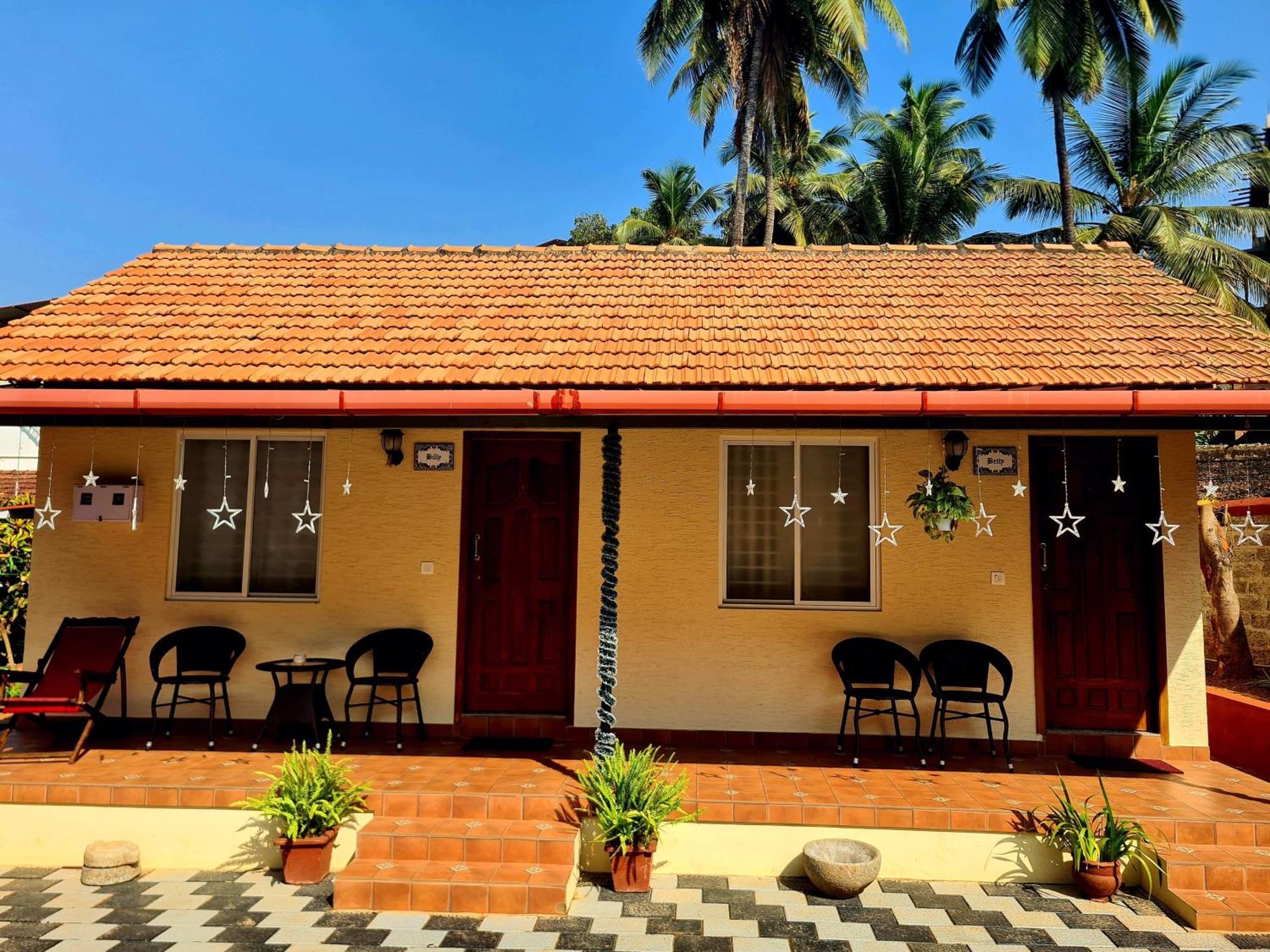 Sunny Smiles Homestay มังคาลอร์ ภายนอก รูปภาพ